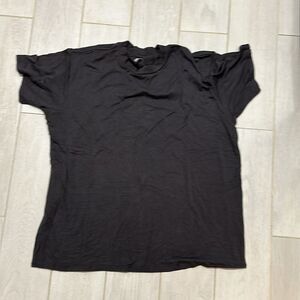 Set active NWT XS GREY TEE